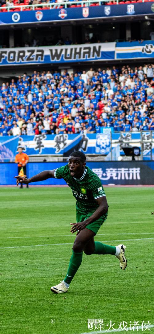 法比奥倒钩破门 北京国安客场1球力克武汉三镇