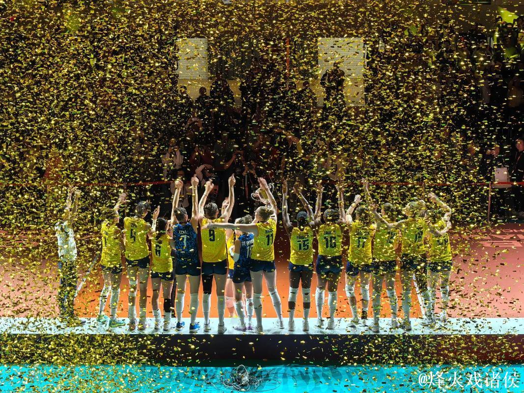 朱婷之后，中国女排主力开启留洋新篇，她比李盈莹更幸运