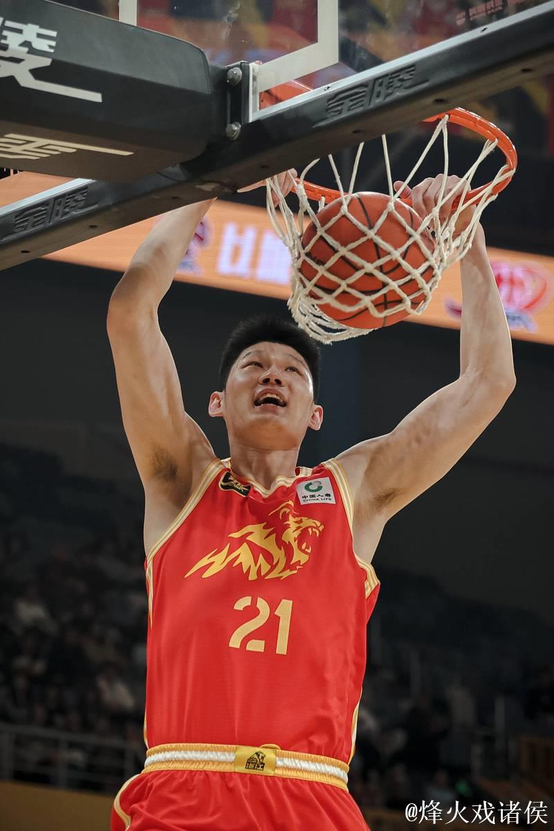 胡金秋18分广厦胜山东 齐麟17分新疆胜北控 胡金秋18分广厦胜山东 齐麟17分新疆胜北控